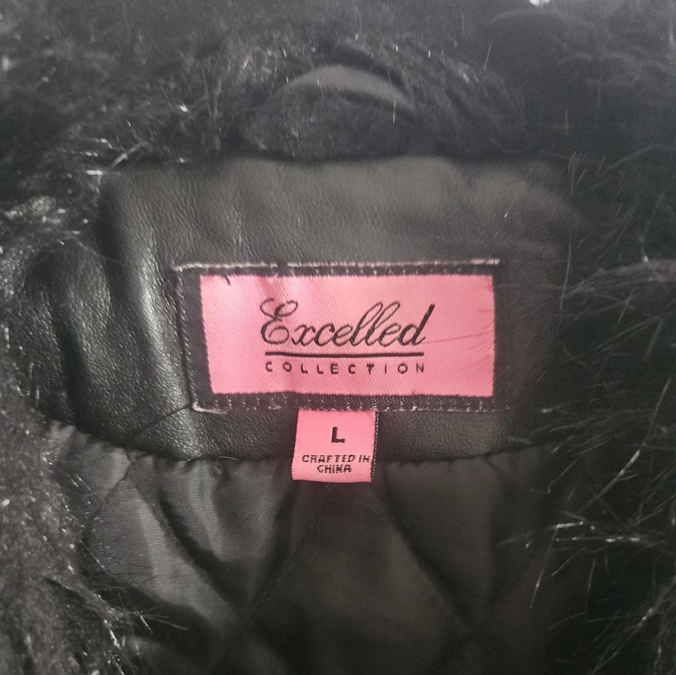 Sz L Vintage women's Patchwork leather Black Jacket With Faux Fur Trim   - Image 2 of 4