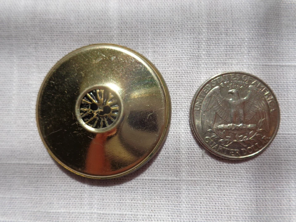 Gold-Toned Sand Dollar Designed 2 hole Button Vintage (#3715) - Image 3 of 4