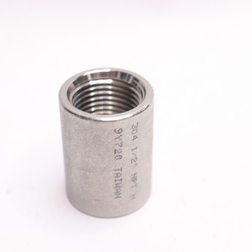 Coupling 304 Stainless Steel 1-1/2" - Picture 2 of 4