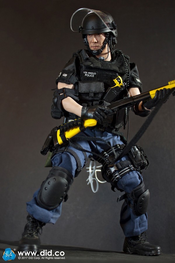 In-Stock 1/6 Scale DID MA1008 LAPD SWAT 3.0 Takeshi 12in