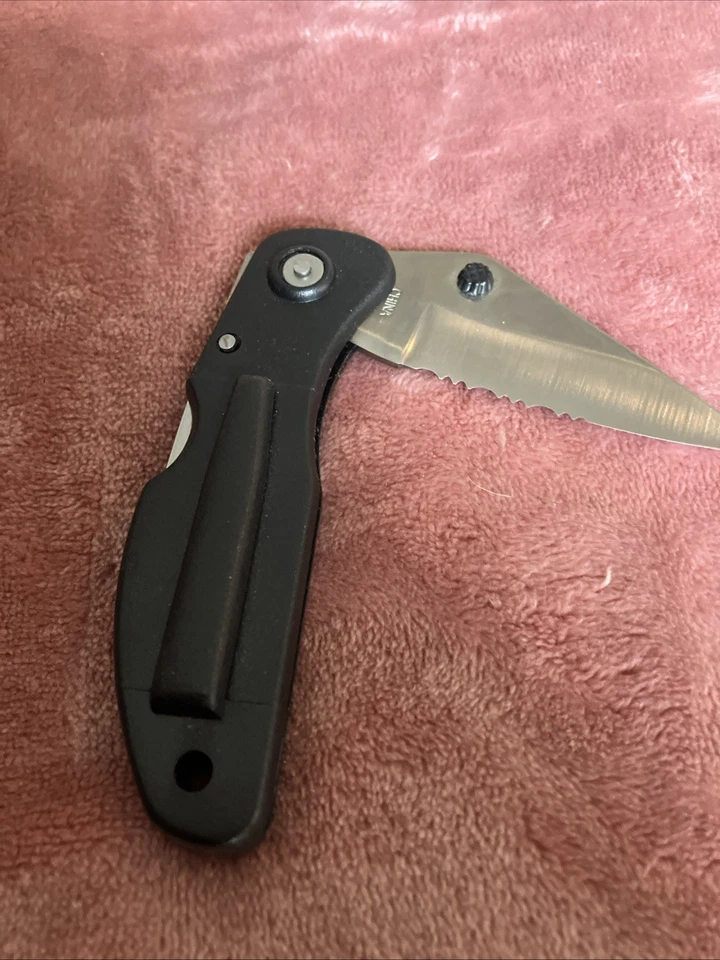 FROST CUTLERY - NICE LARGE SERRATED BLADE FOLDING KNIFE -LOCKBACK - Image 2 of 3