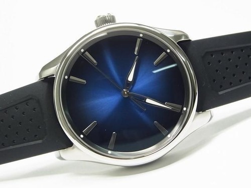 H. Moser & Cie. Pioneer Center Seconds Left Hand 3200-1203 TO200995