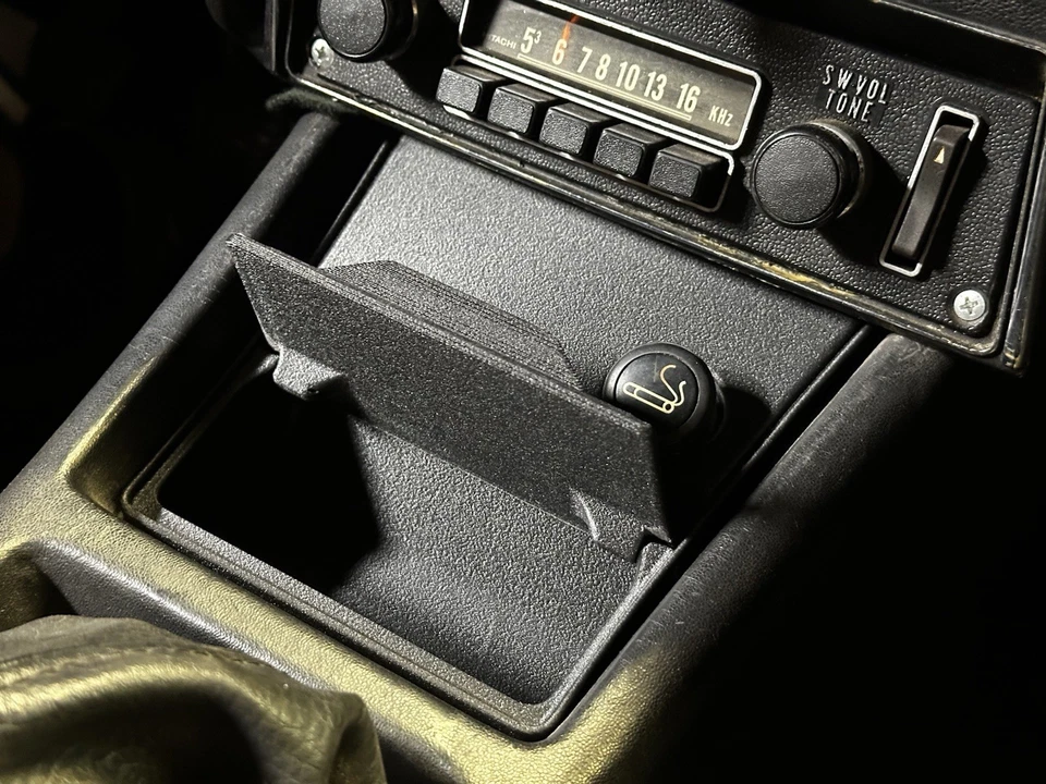 1970-71 Datsun 240z bandeja de cinzas fusível capa reprodução substituição feita nos EUA - Imagem 2 de 4