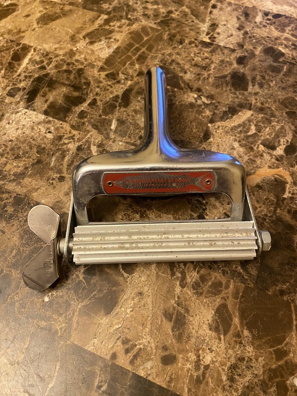 Vintage Townsend Engineering CO Fish Skinner Metal Des Moines Skinning Tool USA