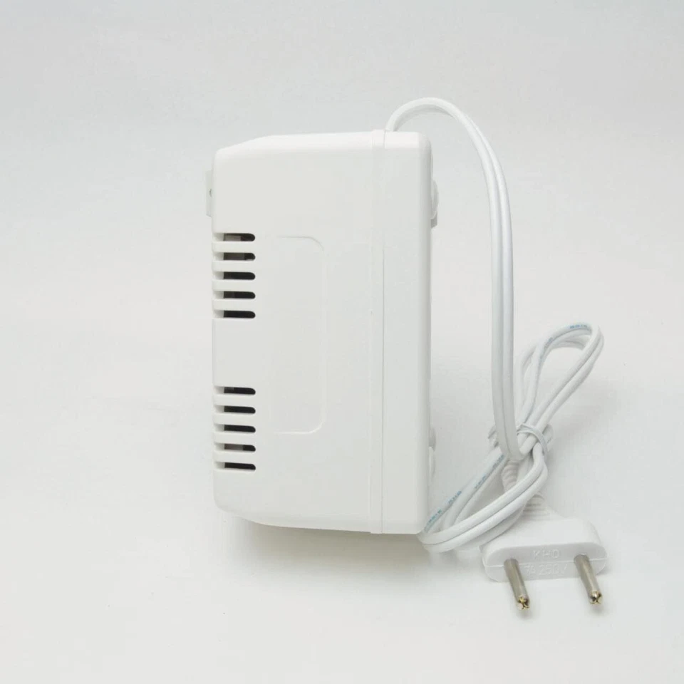 Nissyo Industry TS-121E Voltage Step Down Transformer 220/240V to 100V- AC70W - Image 3 of 4