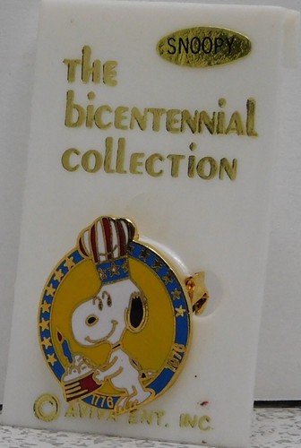 Vintage Peanuts Snoopy Bicentennial Aviva Pin New on Card Rare - Picture 3 of 4