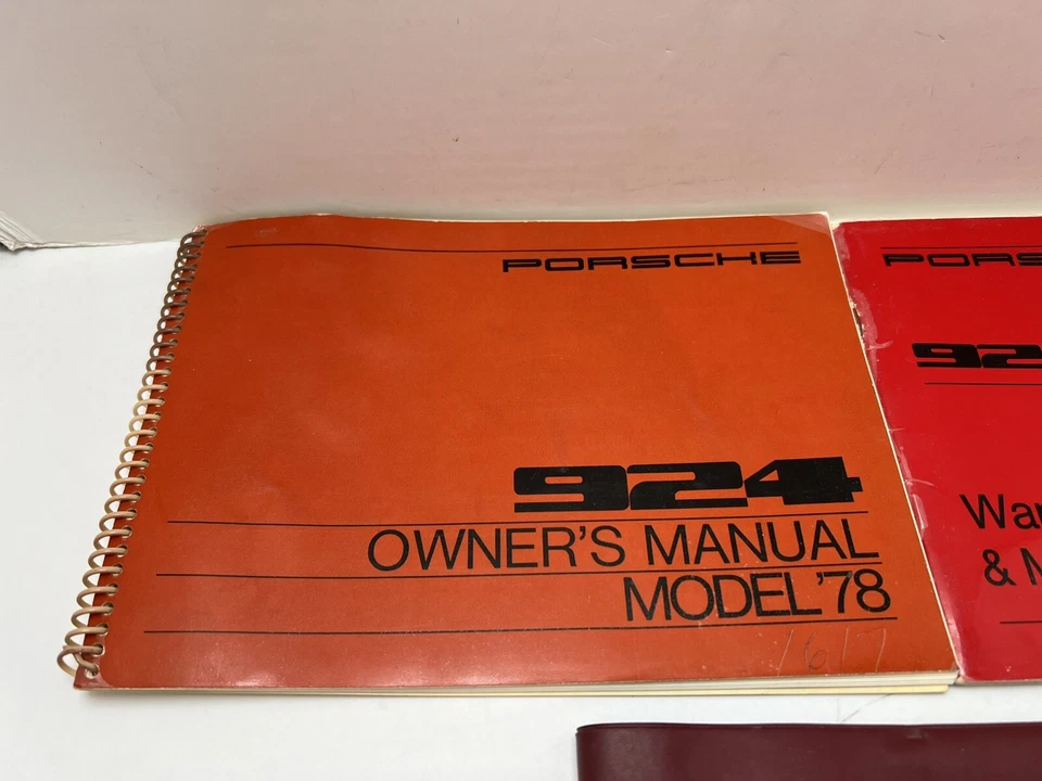 Porsche 924 1978 manual del propietario y conjunto de libros de garantía y mantenimiento con estuche Foto 2 de 4