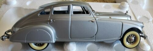 Danbury Mint 1933 Pierce Silver Arrow 1:24 Scale Free Shipping - Picture 2 of 12