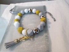 BEADED BRACELET KEYCHAIN WITH ORGANZA GIFT BAG