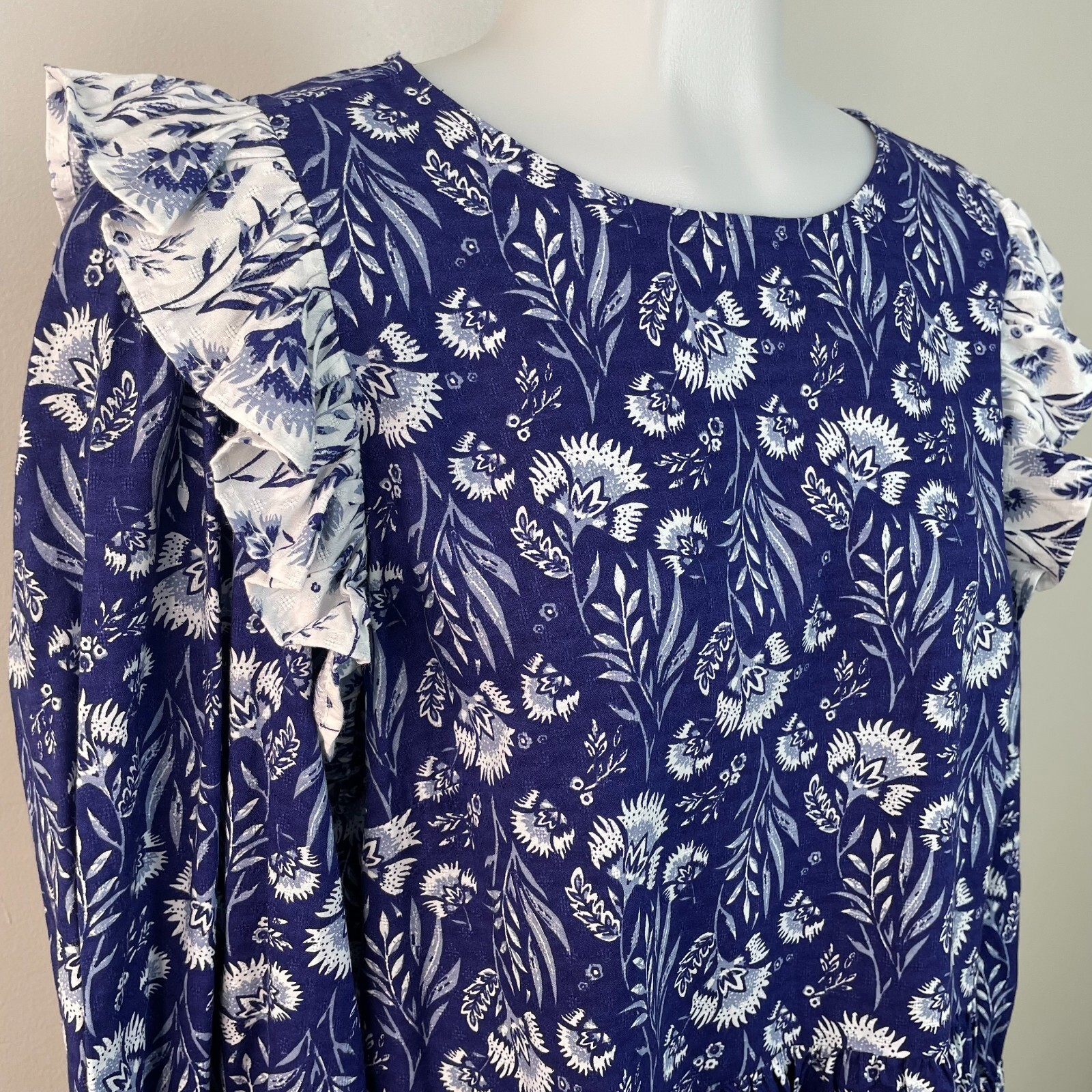 Universal Thread Top Medium Blue White Floral Pep… - image 2