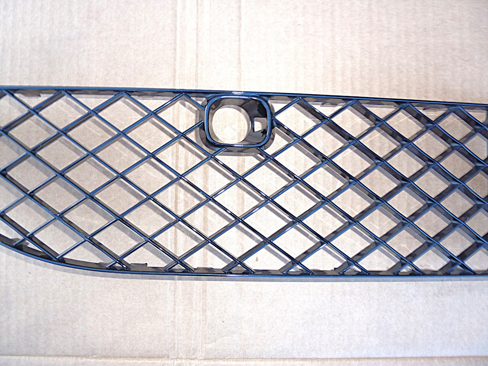 BENTLEY BENTAYGA 2024-2026 DRIVER FRONT BUMPER LEFT AIR GUIDE GRILLE BLACK OEM
