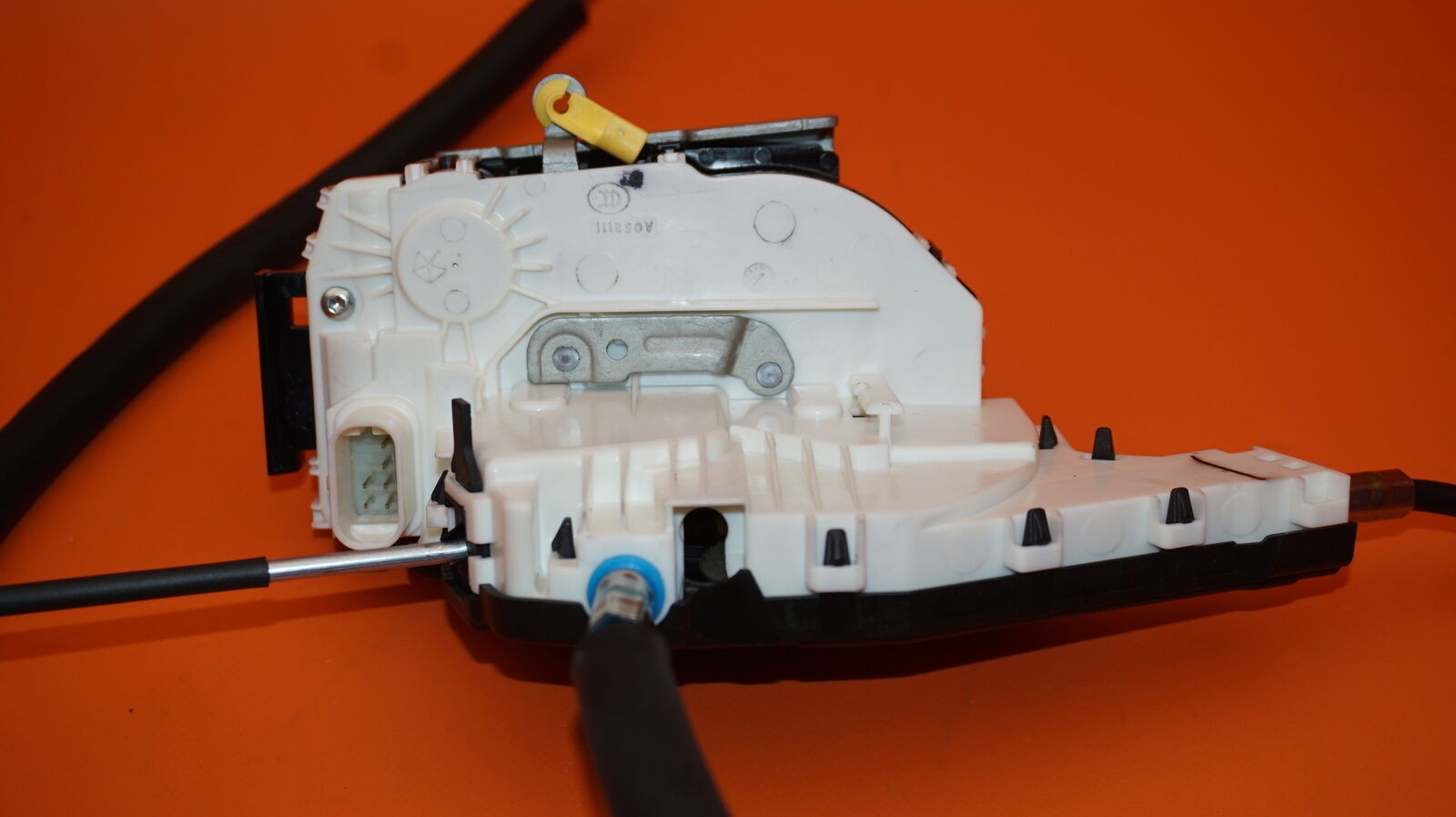 MASERATI DOOR LOCK LEFT FRONT DRIVER LATCH 2014 2015 2016 2017 670030621 OEM