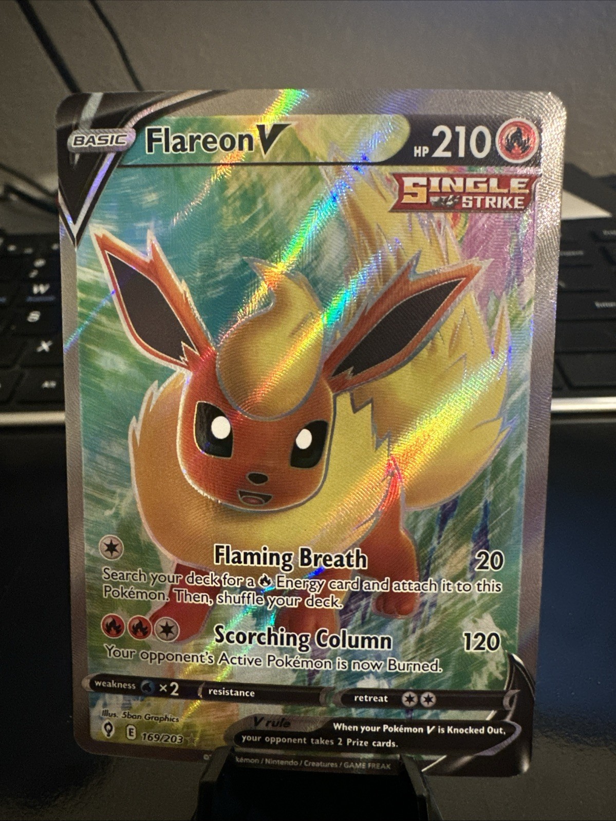 Flareon V (Full Art) 169/203 SWSH07: Evolving Skies Holo - Pokemon (NM)