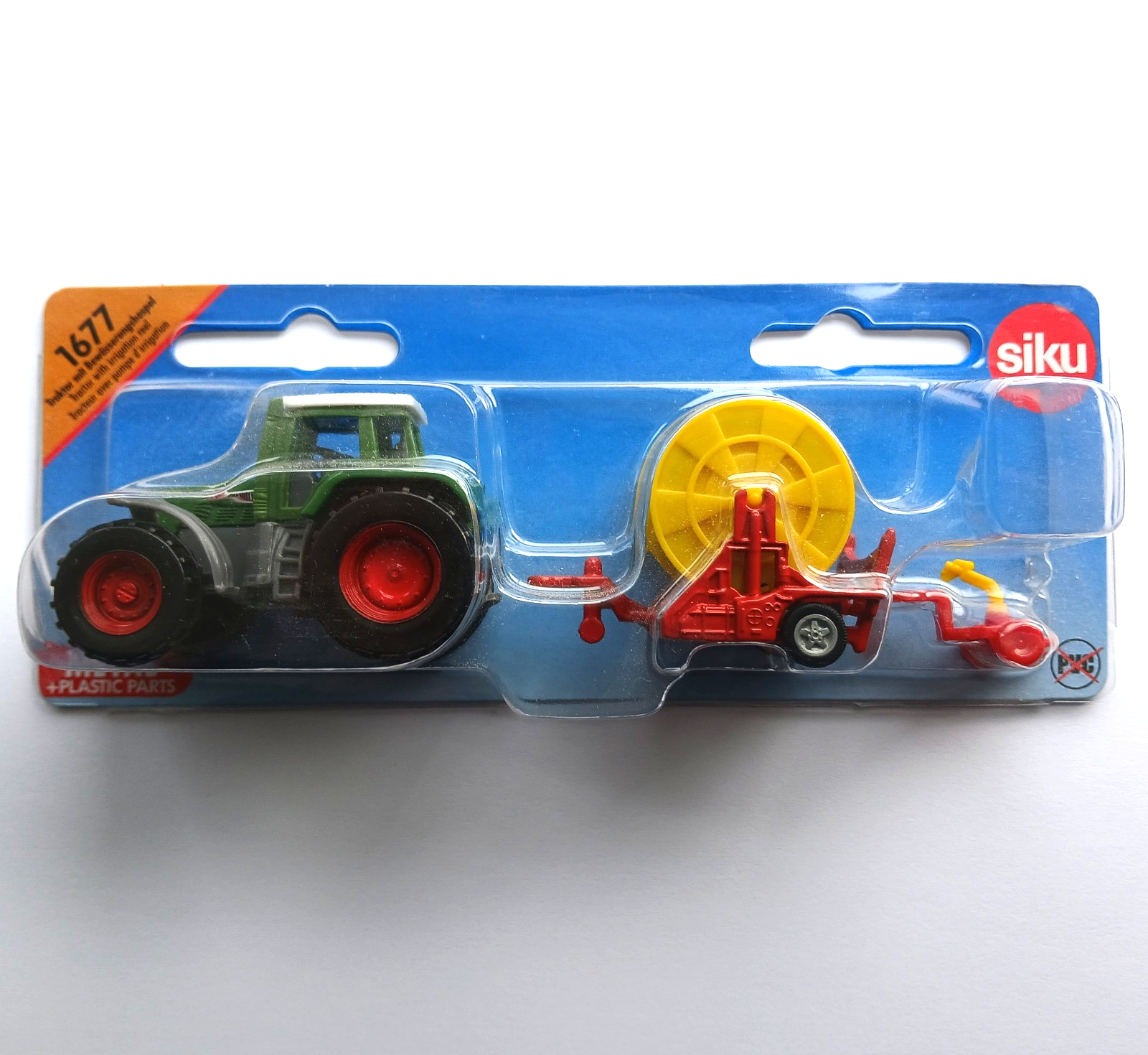 SIKU 1677 Miniature FENDT TRACTOR 6.5cm + IRRIGATION WHEEL 5.5cm Diecast/Plastic