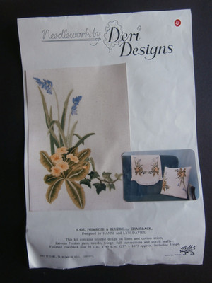 Deri Designs Stickpackung - Primrose und Bluebell Stuhllehne 58 x 40 cm Fransen