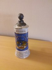 Porzellanbierkrug mit Zinndeckel "Zur Erinnerung an die Jahrtausendwende"