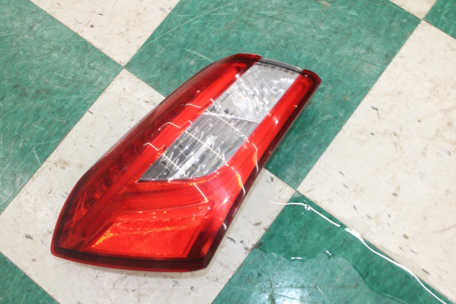 Maserati Ghibli 2014-2020 Left Tail light