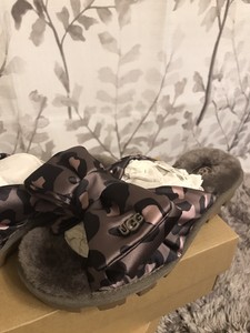 Womenâs UGG Lushette Leopard Slip On Size 5 Women/Size 3 Youth | eBay