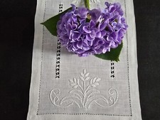 Set 3 centrini ricamati a mano in puro lino ricamo Gigliuccio e punto pieno