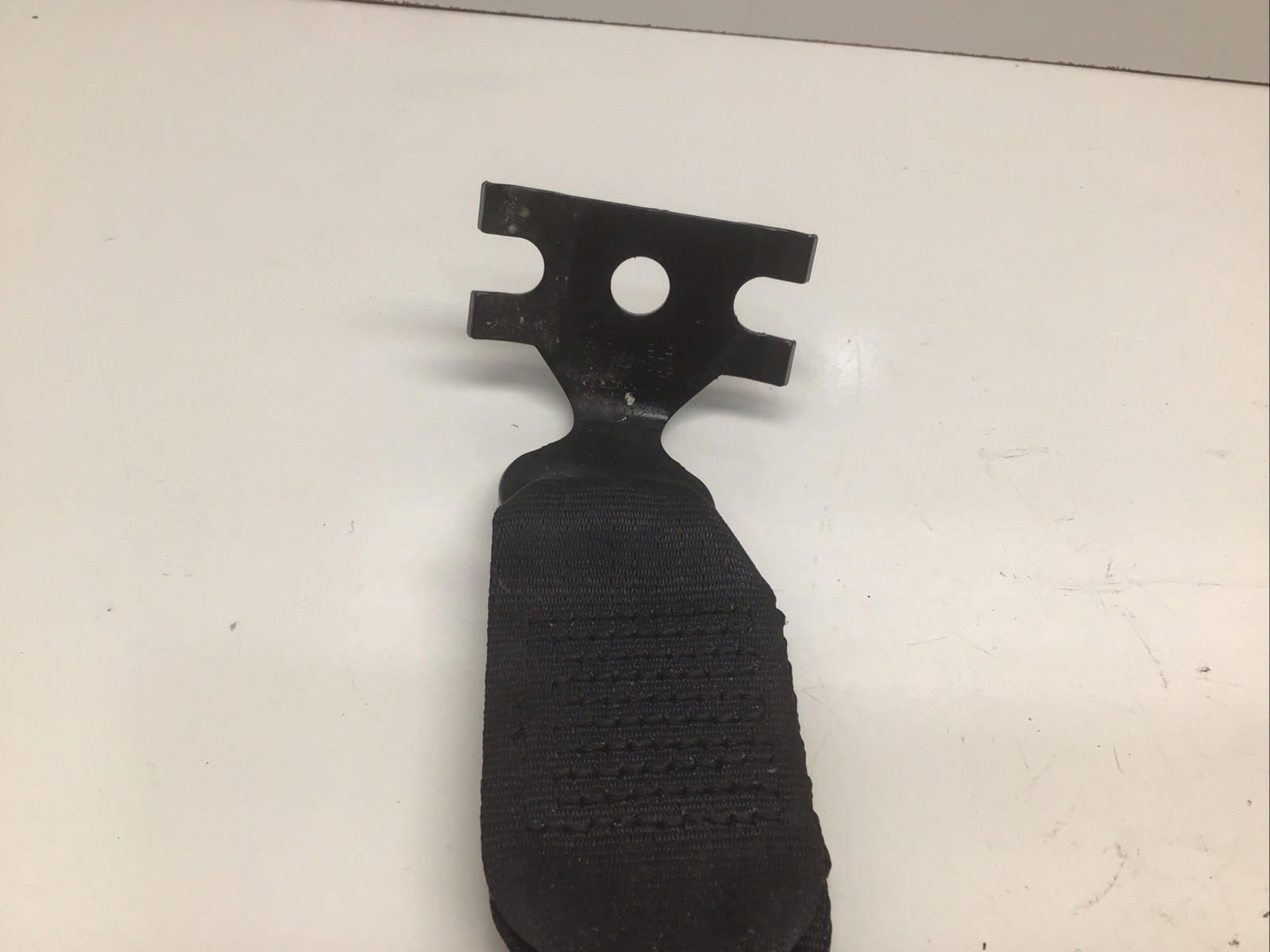 MASERATI GHIBLI REAR CENTER SEAT BELT SEATBELT BUCKLE OEM 2014 - 2020