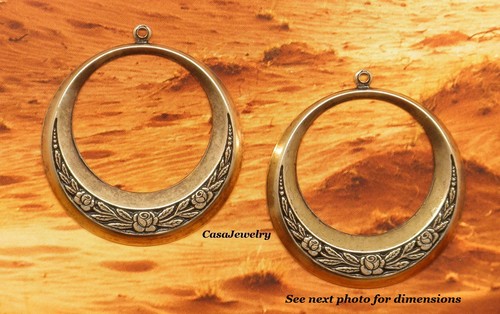 #0023 CERCHIO ORO ANTICO DECORATO FLOREALE CON ANELLO DA APPENDERE SUPERIORE - 2 pezzi - Foto 1 di 2