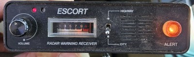 Vintage Cincinnati Microwave ESCORT RADAR WARNING RECEIVER DETECTOR
