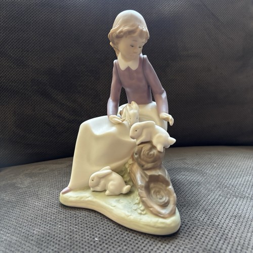Golden Memories Vintage Figurine of Girl with Bunnies 1991 Lladro Spain Matte