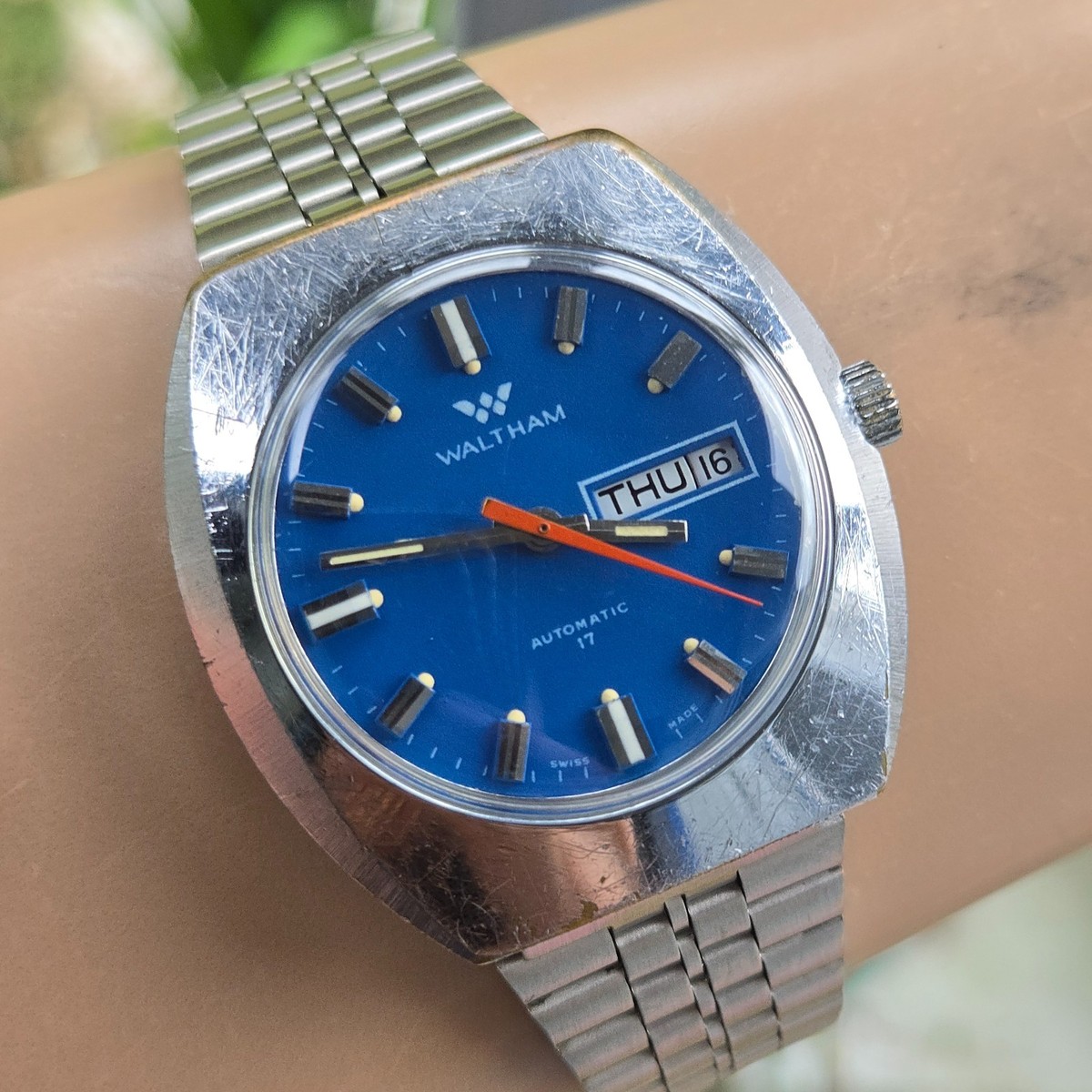 Vintage WALTHAM men's automatic watch day/date FHF909 Blue dial