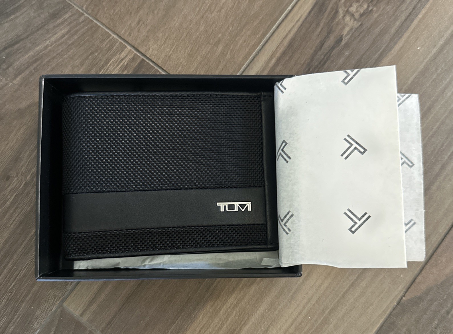 Tumi Alpha Double Billfold Wallet in Black image 2