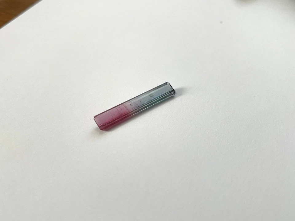 Bi Color Tourmaline Baguette 2.75ct 25.3mmx4.5mmx2.2mm - Image 3 of 4