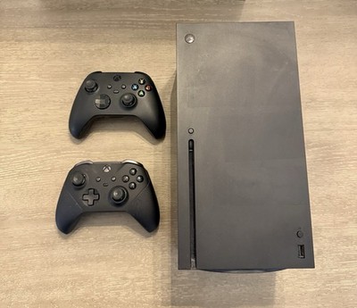 Xbox Series X 1 TB Barely Used No Defects- Plus Xbox Elite Controller￼￼￼