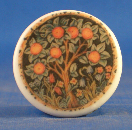 Birchcroft Porzellan Knopf -- William Morris Orangenbaum - Ein Zoll Größe (25 mm) - Bild 1 von 2