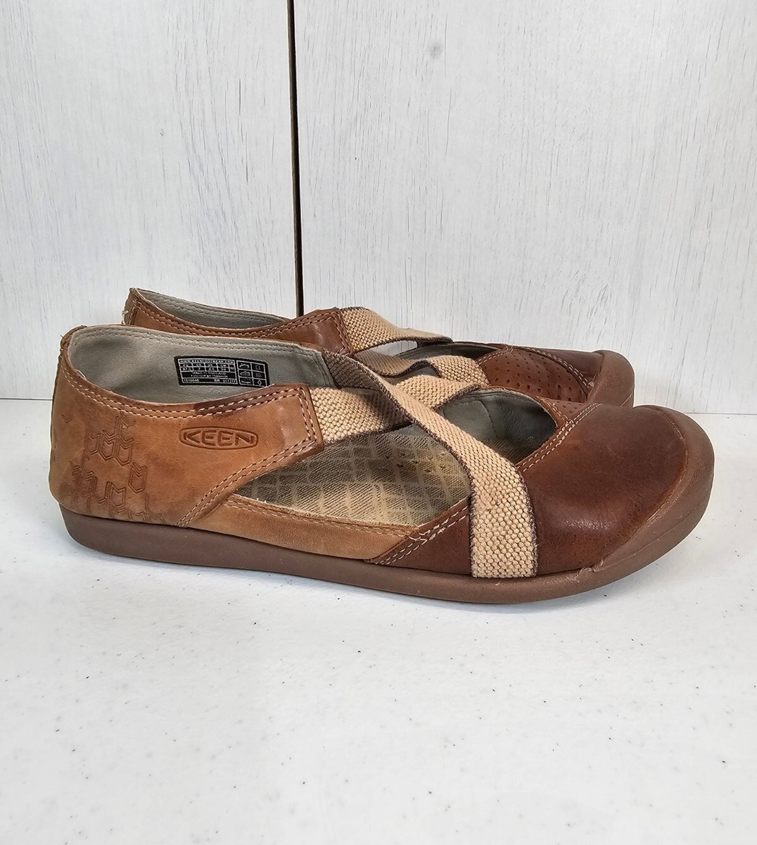 KEEN 新品ブラウン フラットシューズ ストラップ付　24.5センチ、EU38 Keen Lower East Side Mary Jane Brown Leather Shoes Flats