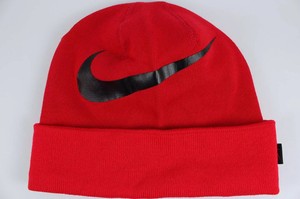 nike swoosh cuffed training knit hat