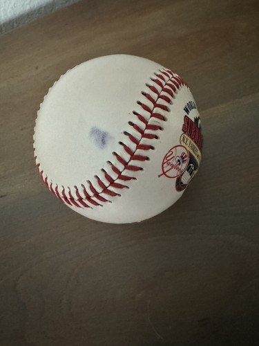 2000 World Series Subway Series Commemorative Ball New York Yankees Mets - Picture 3 of 4