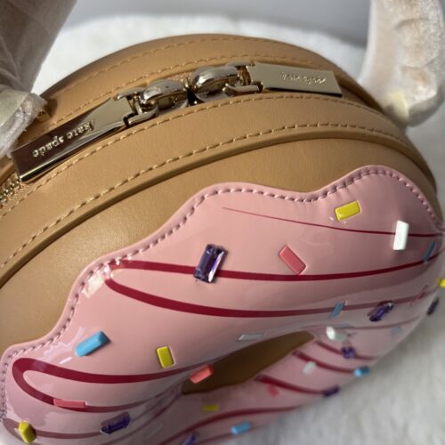 Neu mit Etikett Kate Spade Kaffeepause 3D Donut Umhängetasche - Bild 8 von 9
