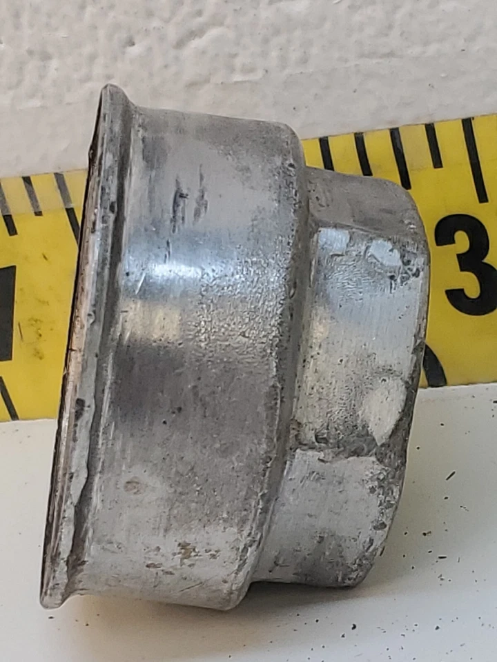 Tapa de grasa central de cubo cubierta antipolvo roscada de la era de latón Essex de la década de 1920 (896) C Foto 3 de 4