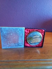 Vintage Trademark Clover Asian Themed 3" Gold Mirrored Powder Compact