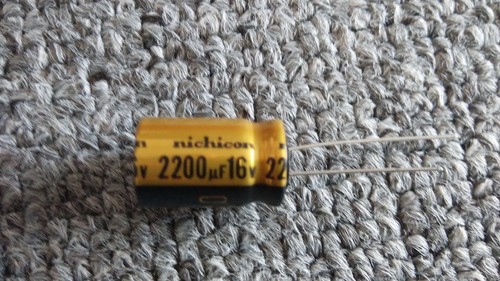 JAPAN 3PCS Nichicon FW 2200uf 16V 2200mfd Audio Capacitor for audio cap hifi diy - Picture 1 of 5