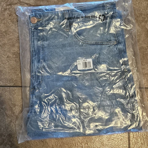 NEW SO Baggy Dad Jeans Womens Size 20/38W Denim Blue Distressed High Rise 