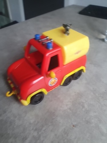 Fireman Sam Push Along Vehicle Venus with Fireman Sam Figure - Picture 2 of 6