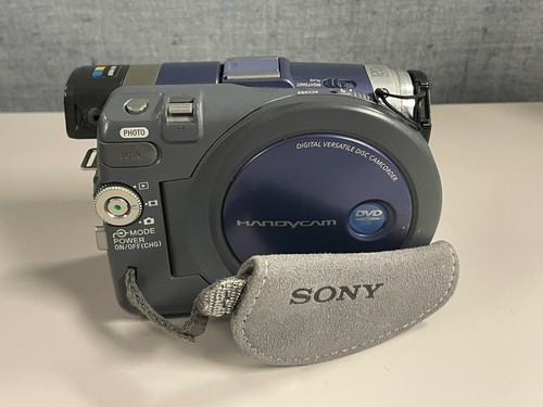 Sony Handycam DCR-DVD101 Camcorder Digital Video Camera w/ Bag 3" DVD - Working - Picture 2 of 6