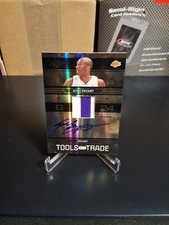 KOBE BRYANT 2010 ABSOLUTE TOOLS OF THE TRADE GAME WORN PATCH AUTOGRAPH #D 1/10