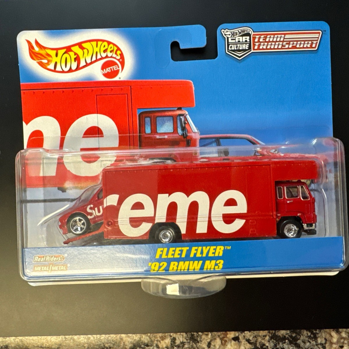 ミニカー Supreme Hot Wheels FLEET FLYER Supreme Hot Wheels Fleet Flyer + 1992 BMW M3 Red - SS19 - US