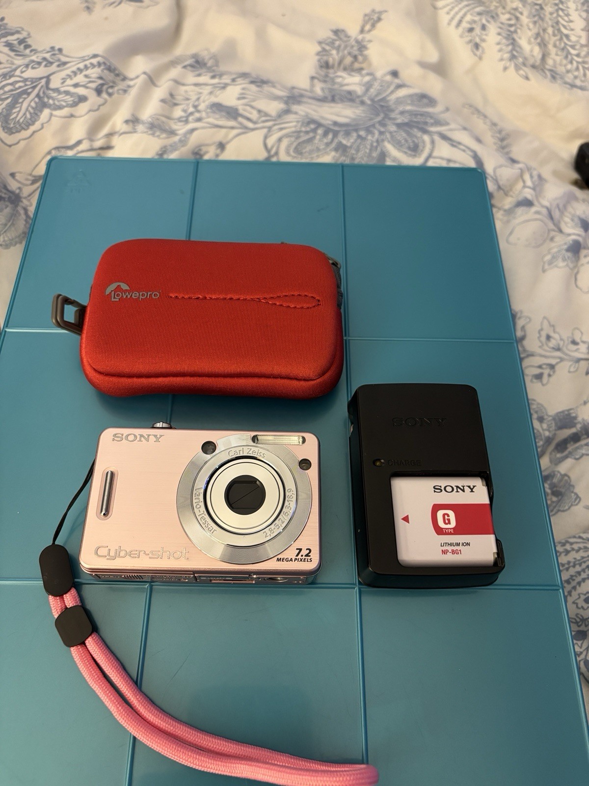 Sony CyberShot DSC-W55-PINK RETRO Y2K Dig Camera-SD Card-Charger & Case Tested