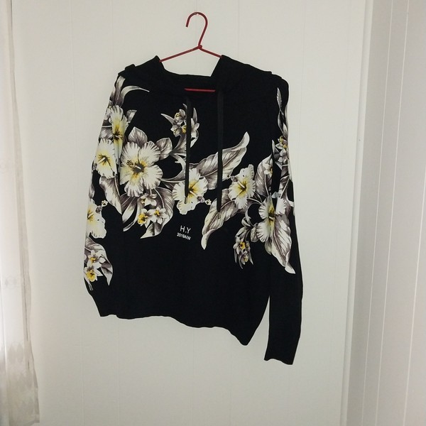 H.Y Women’s Black Floral Pullover Hoodie Drawstring Hood Size M