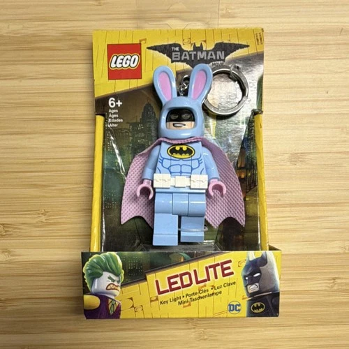 THE LEGO® BATMAN MOVIE Easter Bunny Batman™ Key Light #5005317