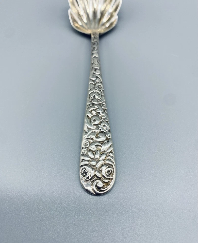 Cuchara de azúcar de plata esterlina Jacobi and Jenkins 6" Foto 2 de 4