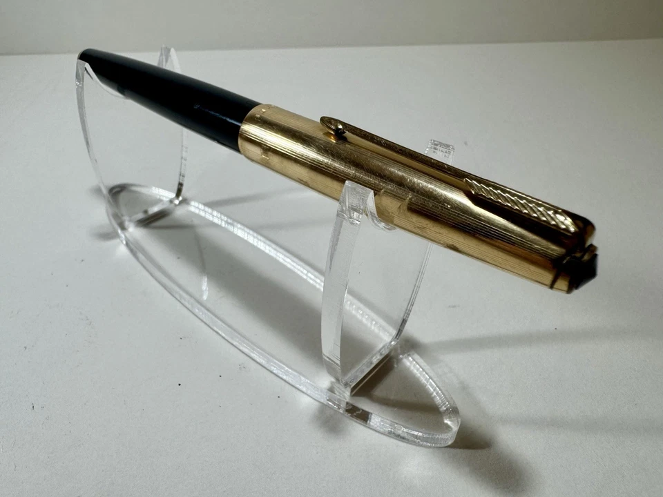 Vintage Parker 61 Fountain Pen 14k Gold Nib 12k Rolled Gold Cap Box & Papers - Image 3 of 4