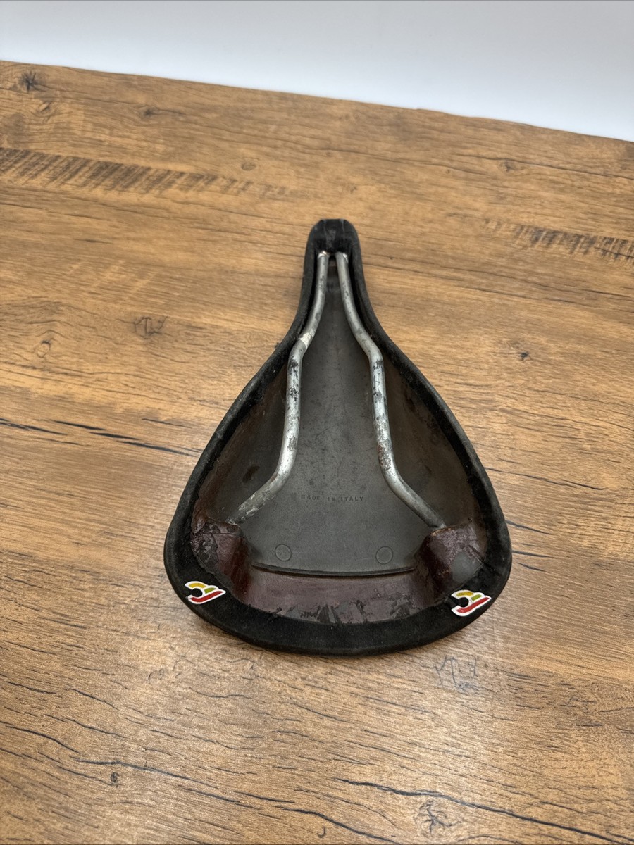 パーツ cinelli VOLARE SADDLE Cinelli Volare Saddle is available on Cicli Corsa Web Site